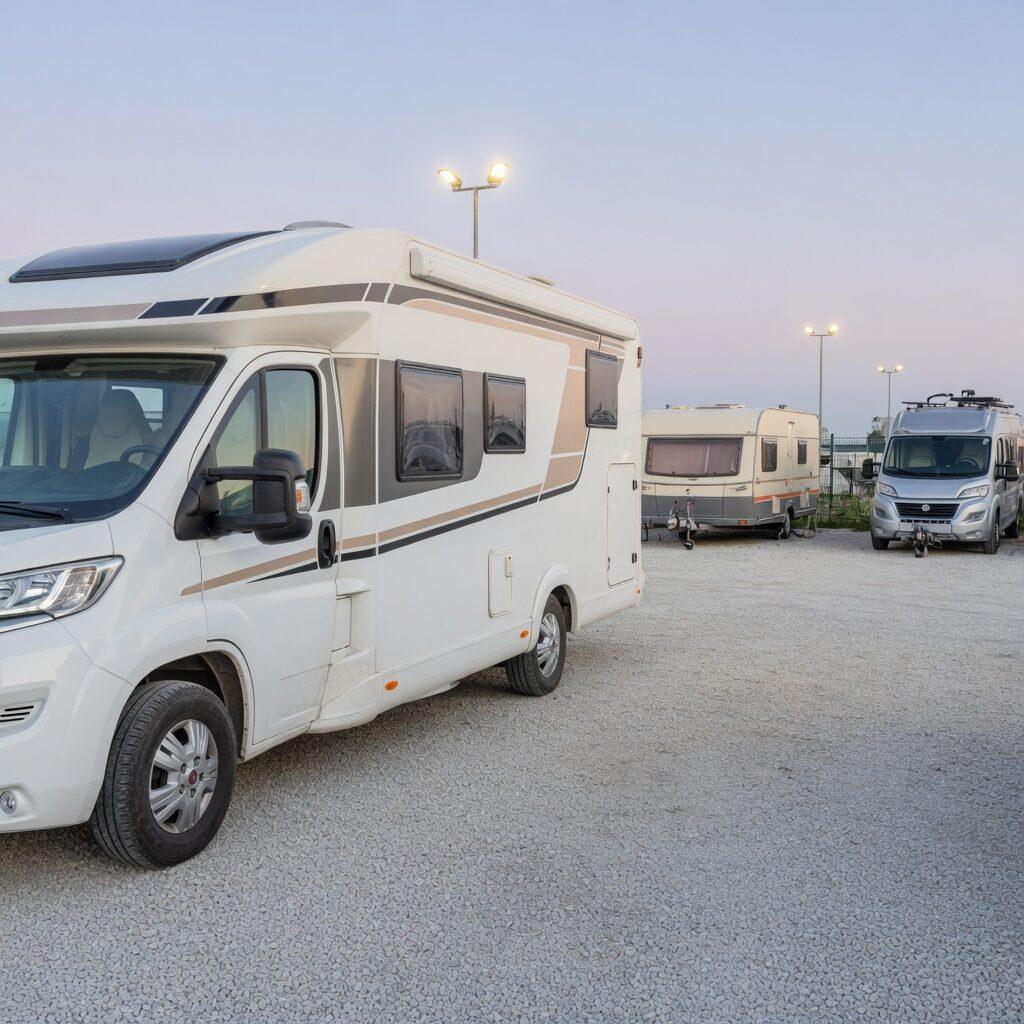 Wohnmobil, Wohnwagen und Reisemobil – wo liegt der Unterschied? – Motorhome Depot